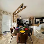 La Montbourgeoise Stylish House Close To The Town Center * Montebourg