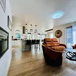 Ferienhaus La Montbourgeoise Stylish House Close To The Town Center Montebourg