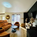 La Montbourgeoise Stylish House Close To The Town Center *