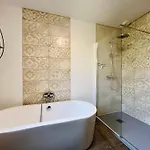 Ferienhaus La Montbourgeoise Stylish House Close To The Town Center Montebourg