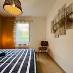 La Montbourgeoise Stylish House Close To The Town Center Ferienhaus *