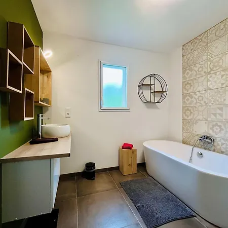 Σπίτι διακοπών La Montbourgeoise Stylish House Close To The Town Center
