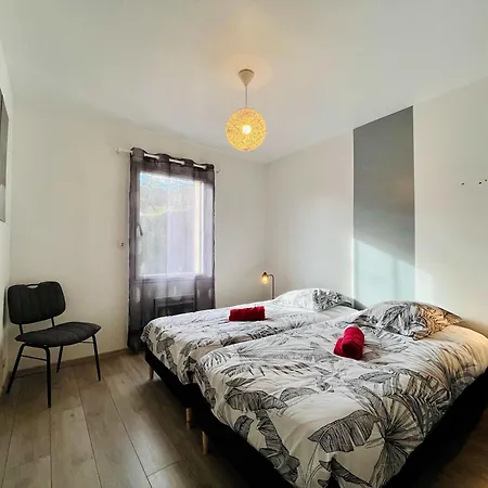 La Montbourgeoise Stylish House Close To The Town Center Montebourg