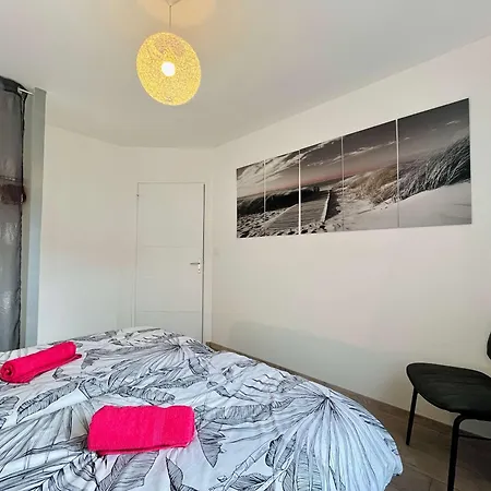 Σπίτι διακοπών La Montbourgeoise Stylish House Close To The Town Center *