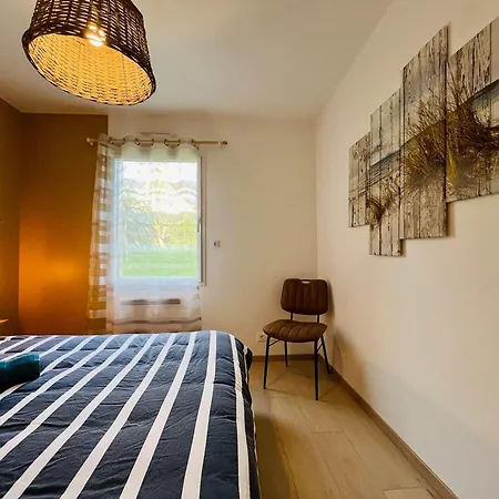 La Montbourgeoise Stylish House Close To The Town Center Σπίτι διακοπών *