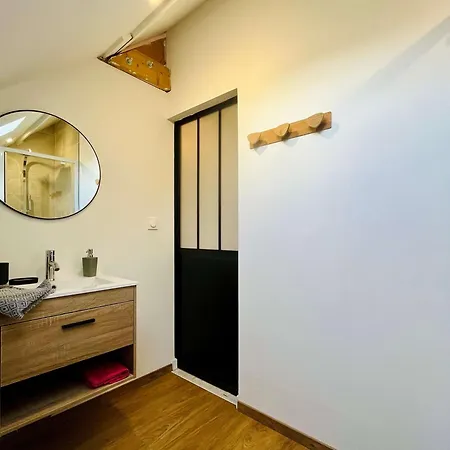 La Montbourgeoise Stylish House Close To The Town Center *