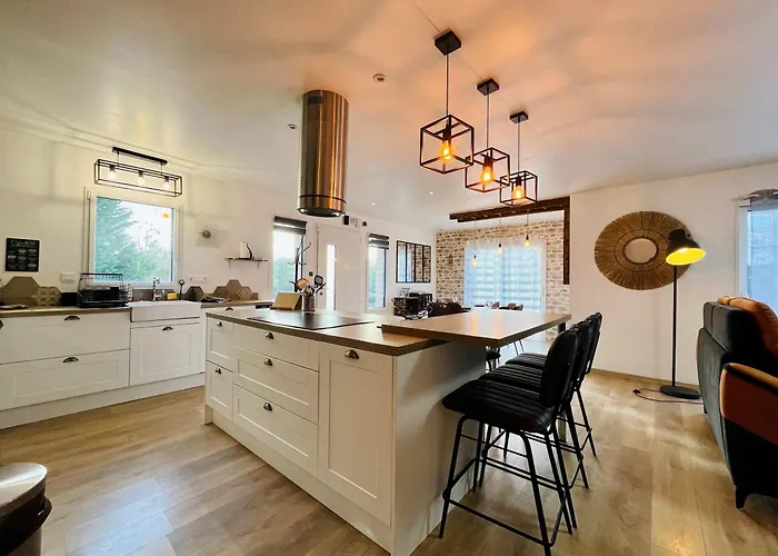 Hébergement de vacances La Montbourgeoise Stylish House Close To The Town Center *