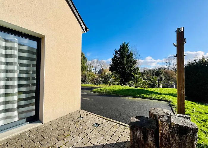 La Montbourgeoise Stylish House Close To The Town Center Montebourg