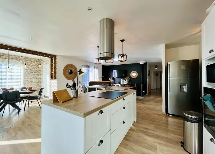 La Montbourgeoise Stylish House Close To The Town Center * Montebourg