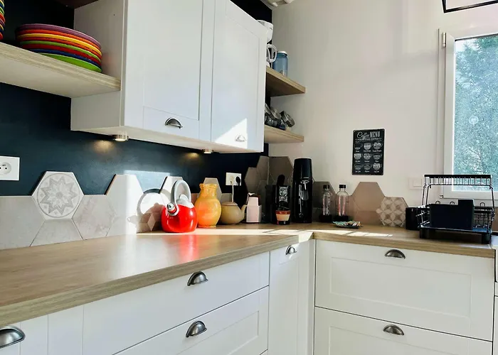 La Montbourgeoise Stylish House Close To The Town Center Hébergement de vacances