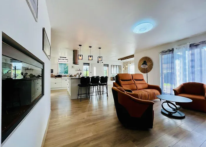 Hébergement de vacances La Montbourgeoise Stylish House Close To The Town Center Montebourg