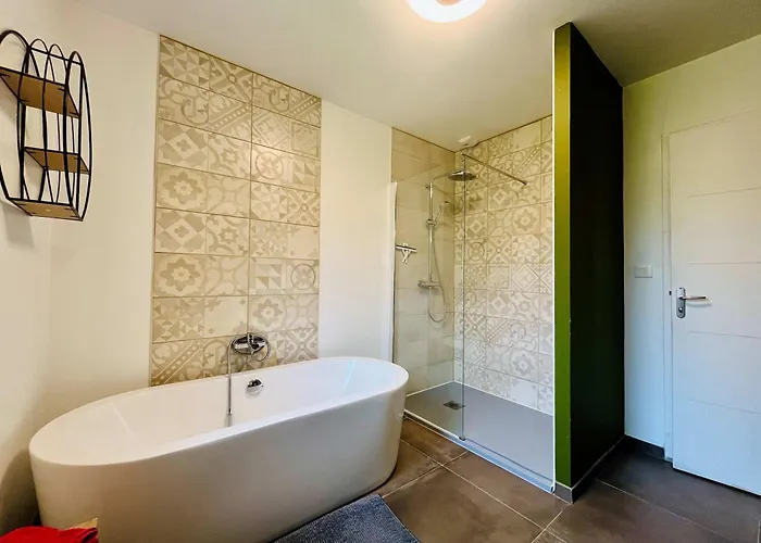 La Montbourgeoise Stylish House Close To The Town Center *