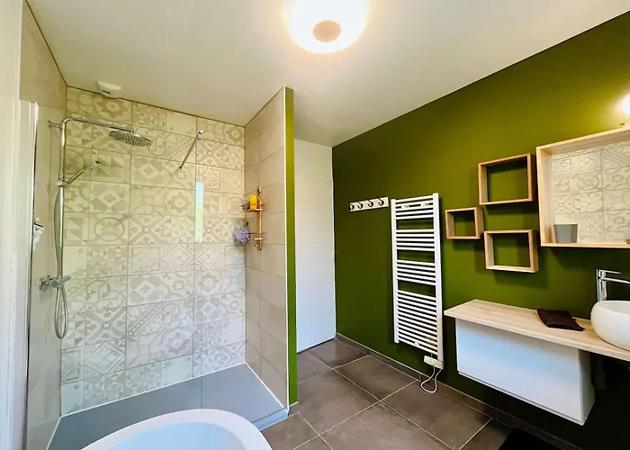 La Montbourgeoise Stylish House Close To The Town Center *