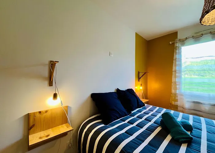 Hébergement de vacances La Montbourgeoise Stylish House Close To The Town Center *