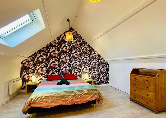 Hébergement de vacances La Montbourgeoise Stylish House Close To The Town Center