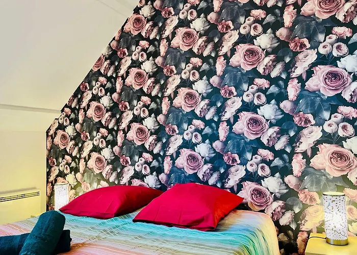 La Montbourgeoise Stylish House Close To The Town Center Hébergement de vacances